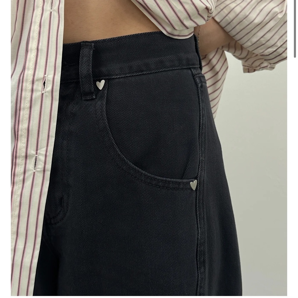 THINGS BETWEEN Mari Jeans Black Barrel Jeans Small New SOLD OUT NWT - Picture 3 of 16